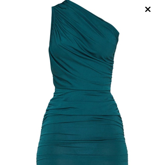 Pretty little thing EMERALD dress - Picture 3 of 5